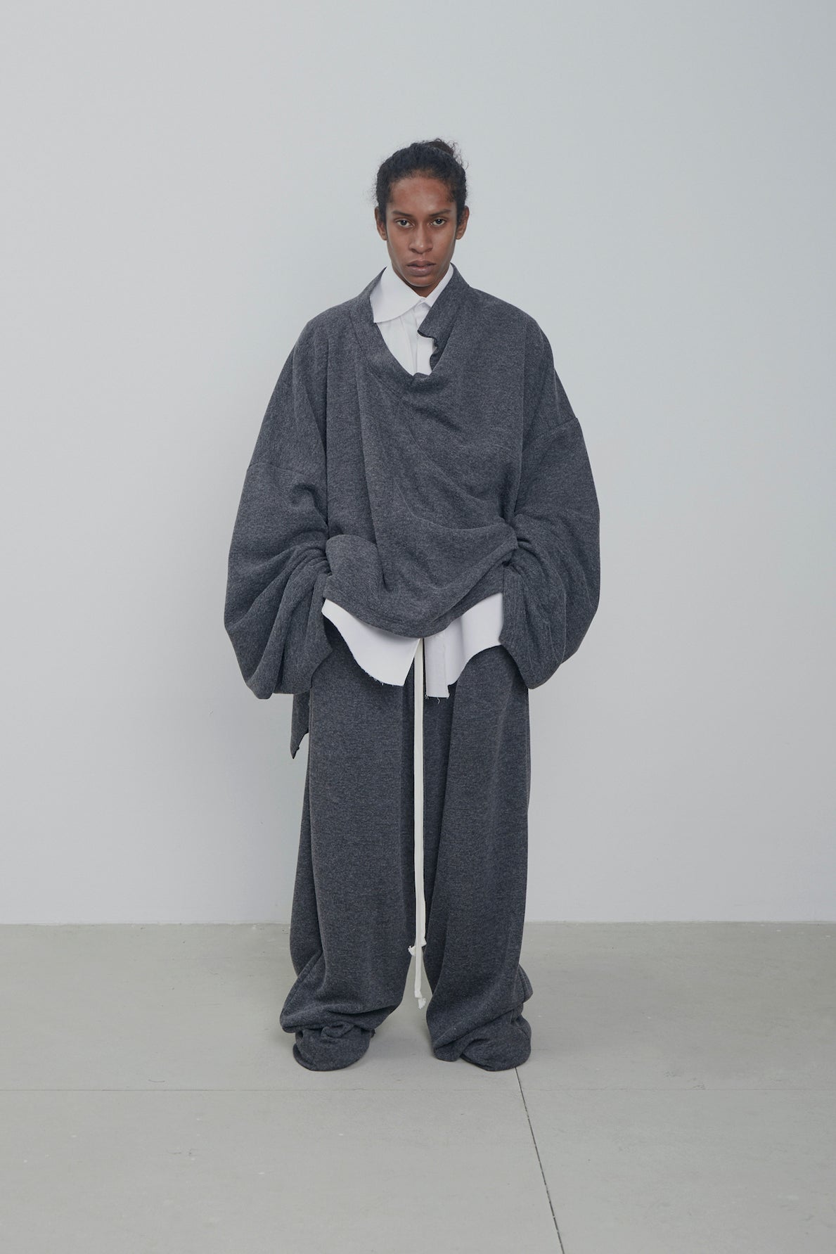 SHIFTED OVERSIZED SWEATER
