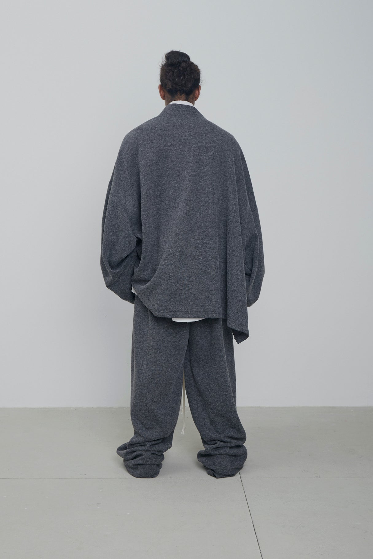 SHIFTED OVERSIZED SWEATER