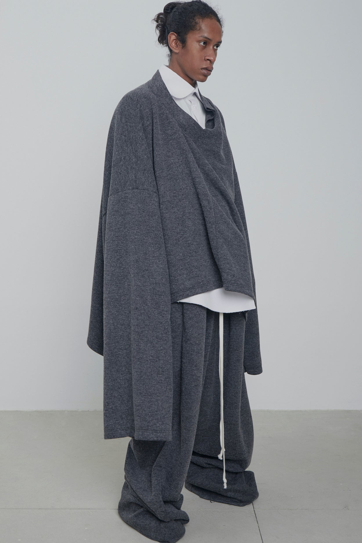 SHIFTED OVERSIZED SWEATER