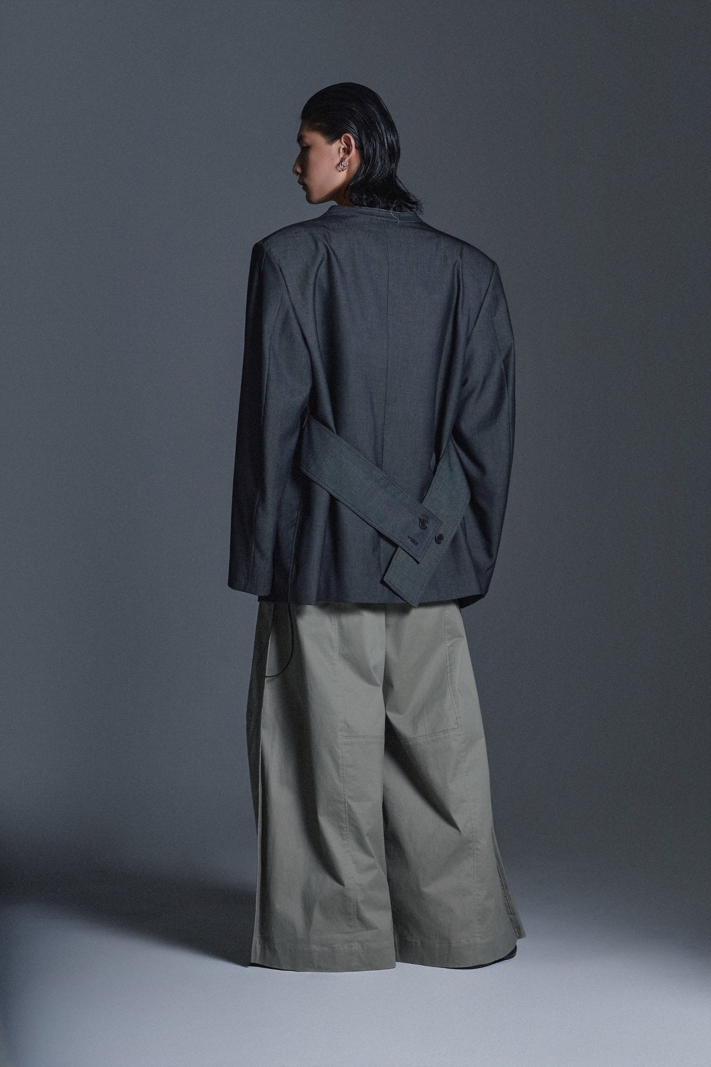 WOOL BELTED COLLARLESS BLAZER