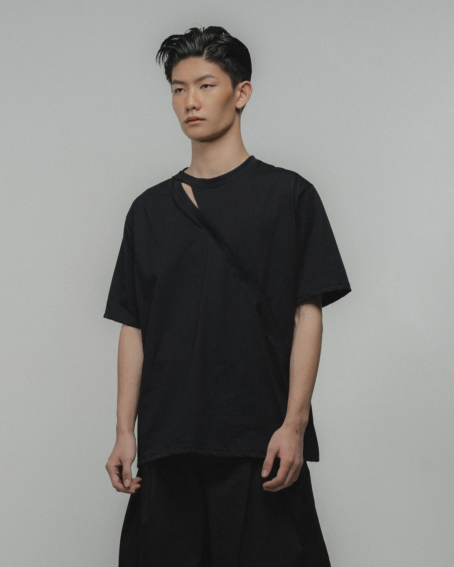 TORN S/S T-SHIRT