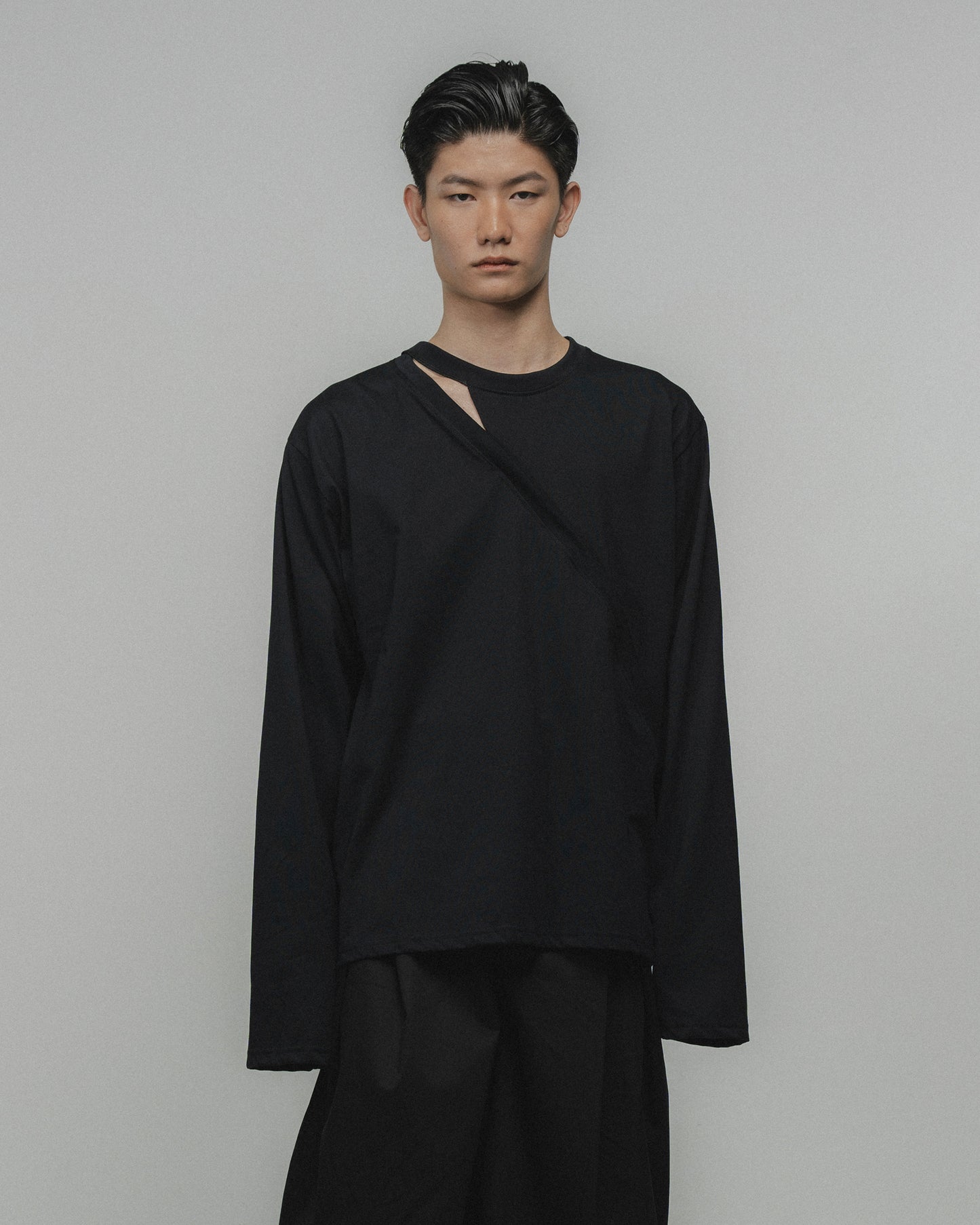 TORN L/S T-SHIRT