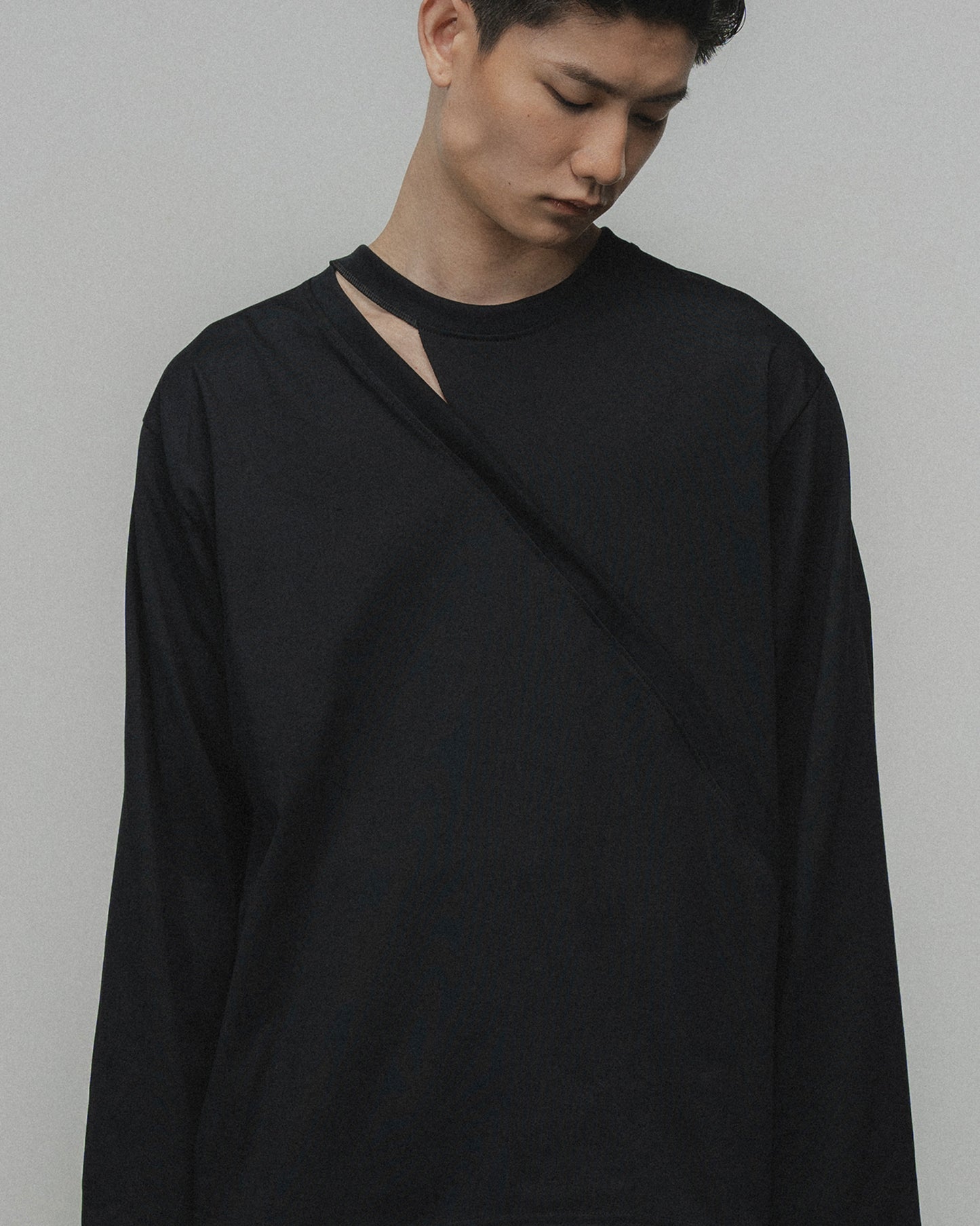 TORN L/S T-SHIRT