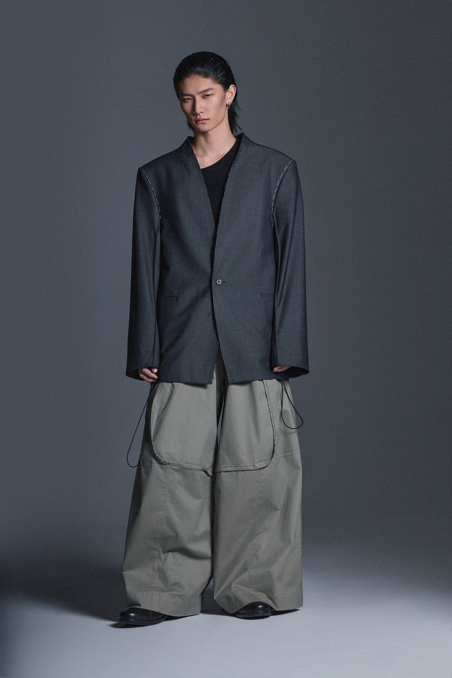 WOOL BELTED COLLARLESS BLAZER