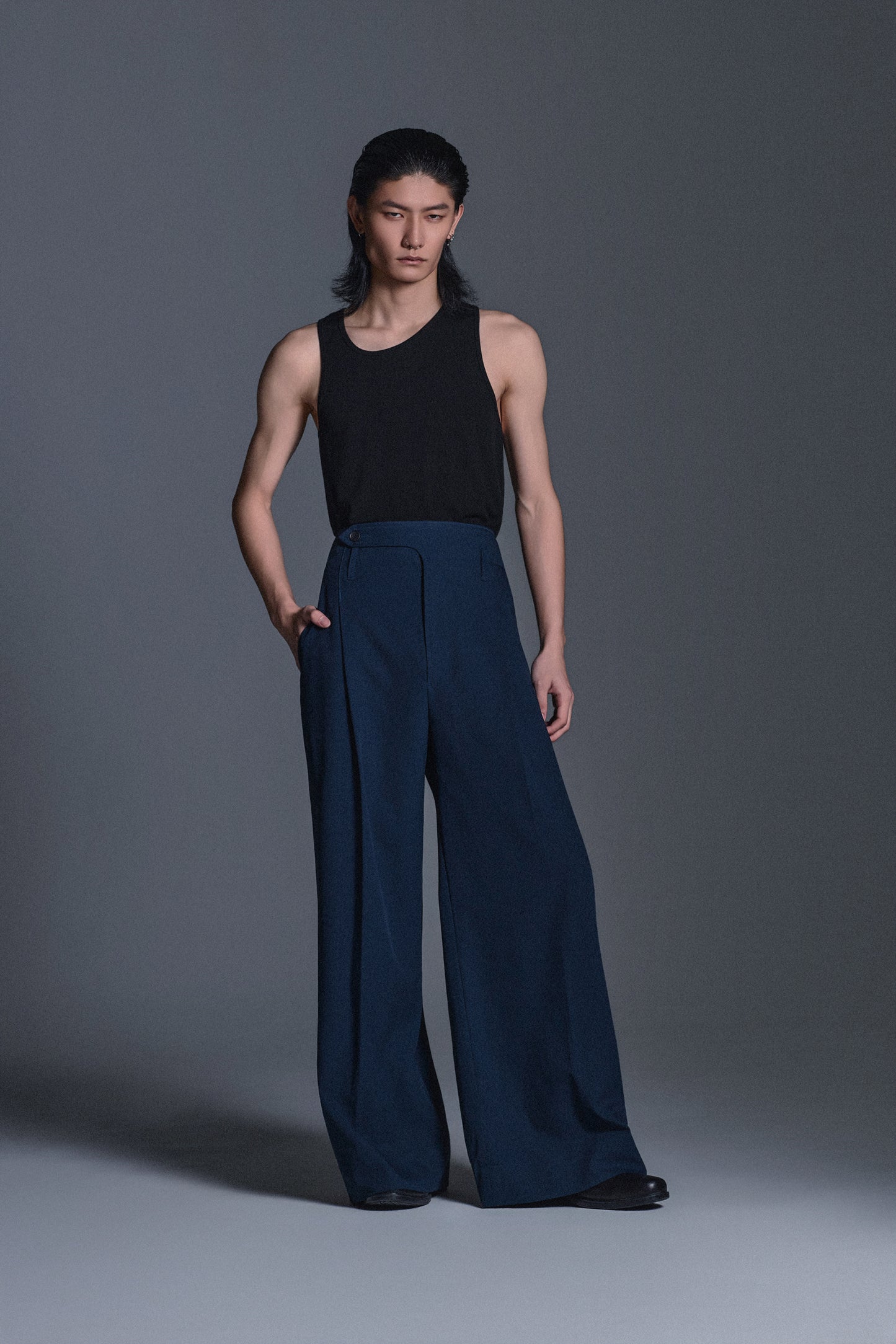 HIGH-WAIST TAILORED TROUSERS