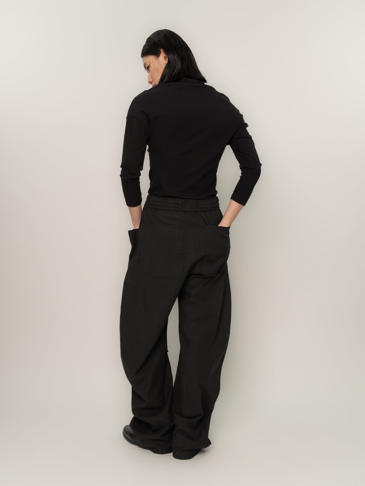 PINCHED POCKET TROUSERS (BLACK)