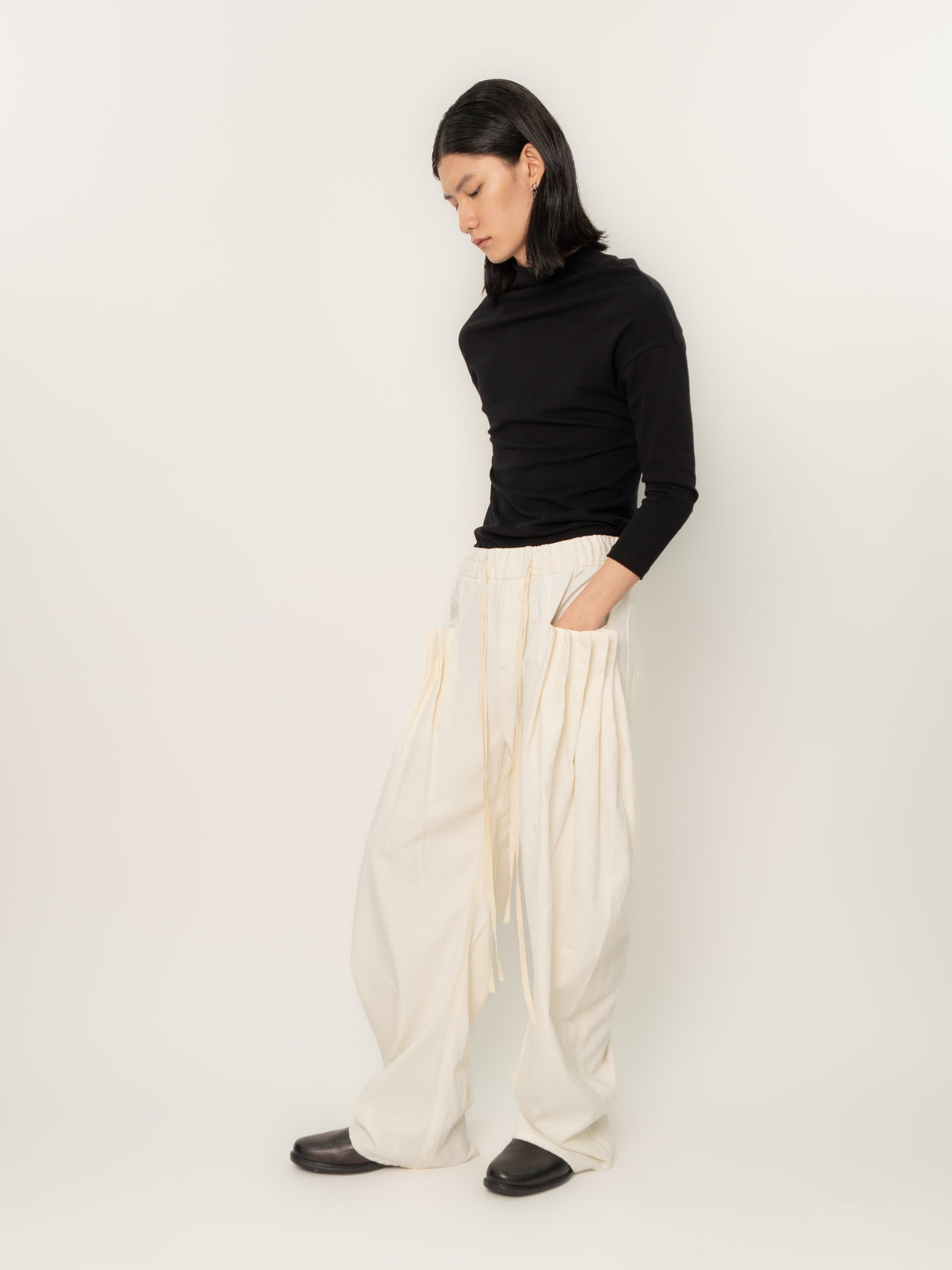 PINCHED POCKET TROUSERS (BONE)