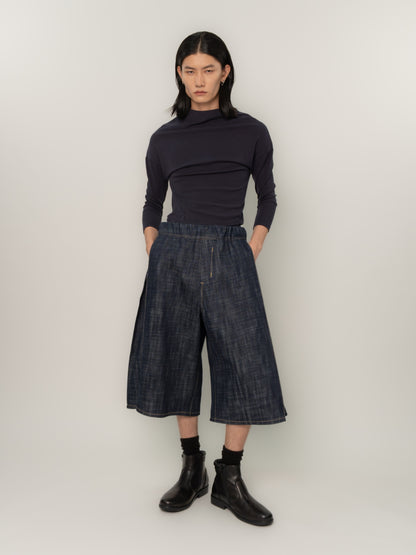 SIDE PLEAT DENIM SHORTS (INDIGO)