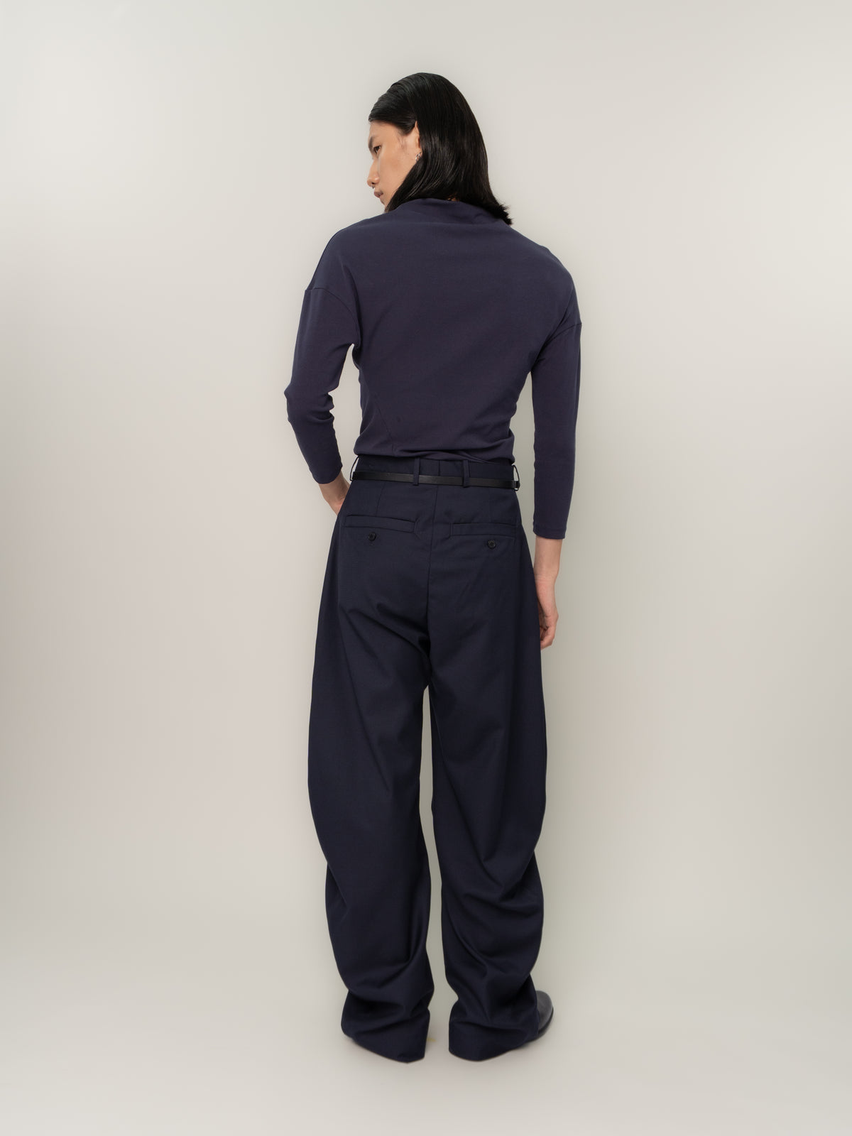 PLEATED POCKET TAILORED TROUSERS (NAVY)