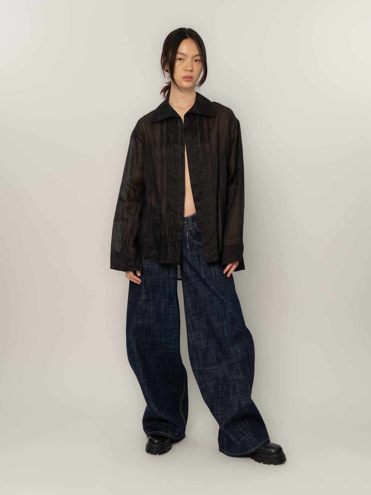 SHEER PINCHED SHIRT (BLACK)