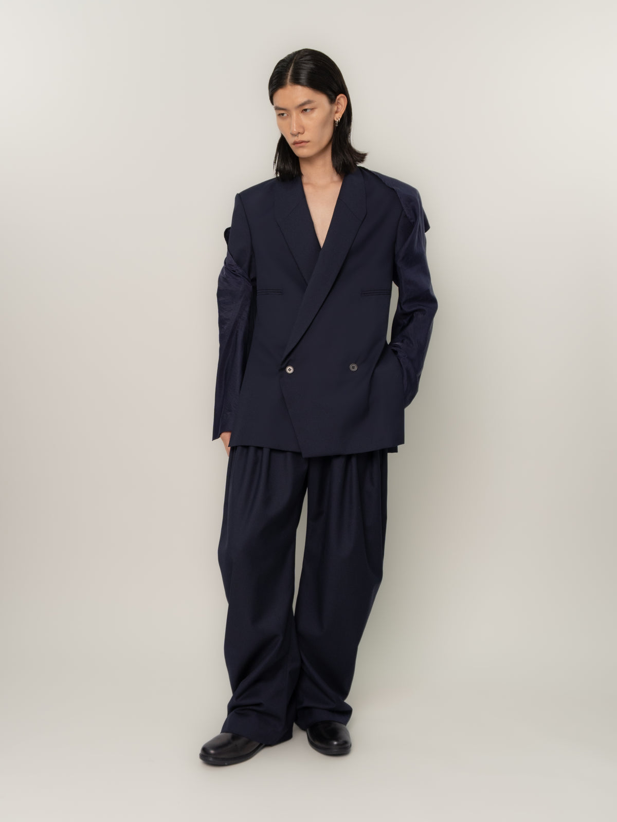 HUNCHED DRAPE DOUBLE BREASTED BLAZER (NAVY)