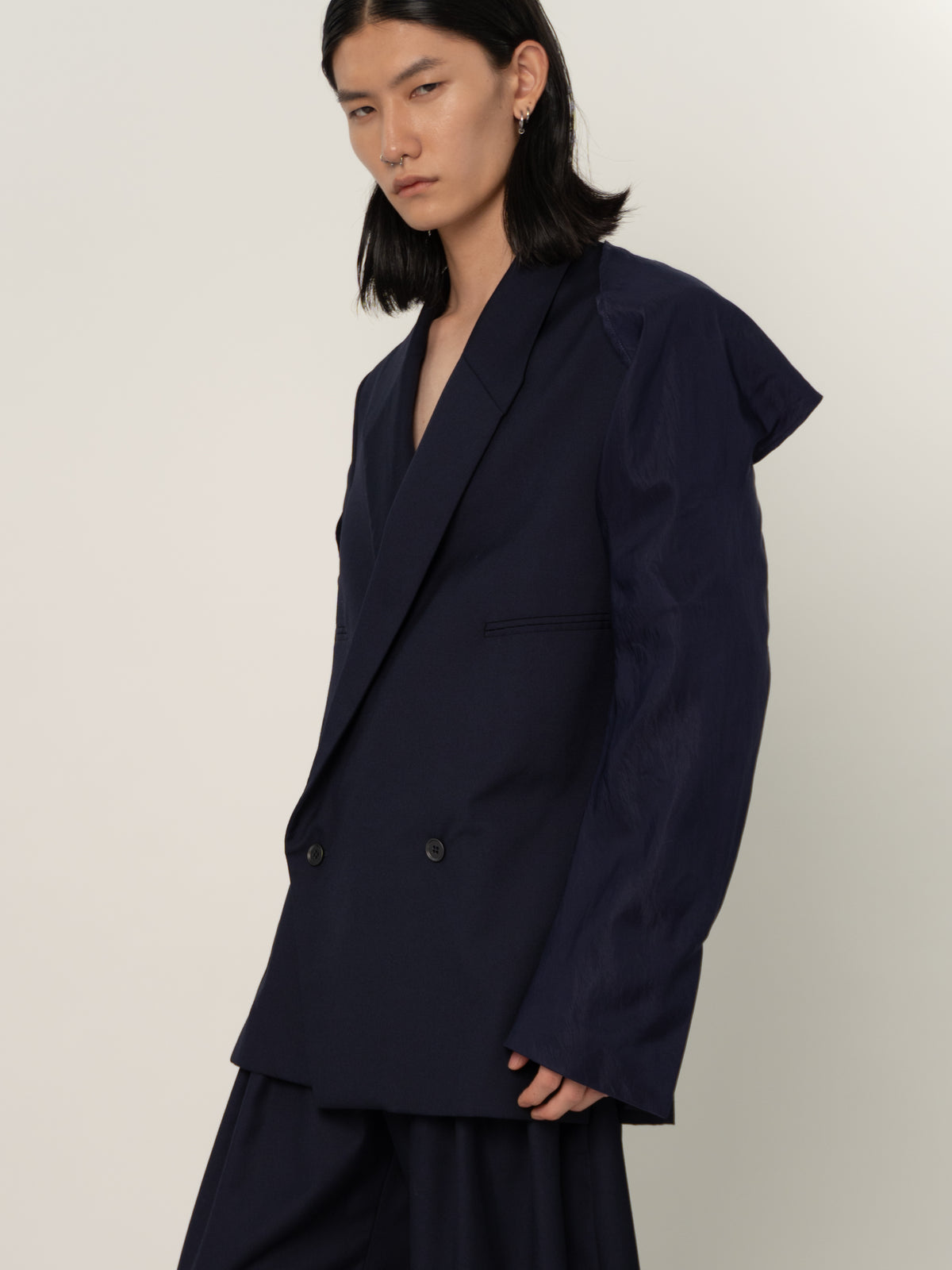 HUNCHED DRAPE DOUBLE BREASTED BLAZER (NAVY)