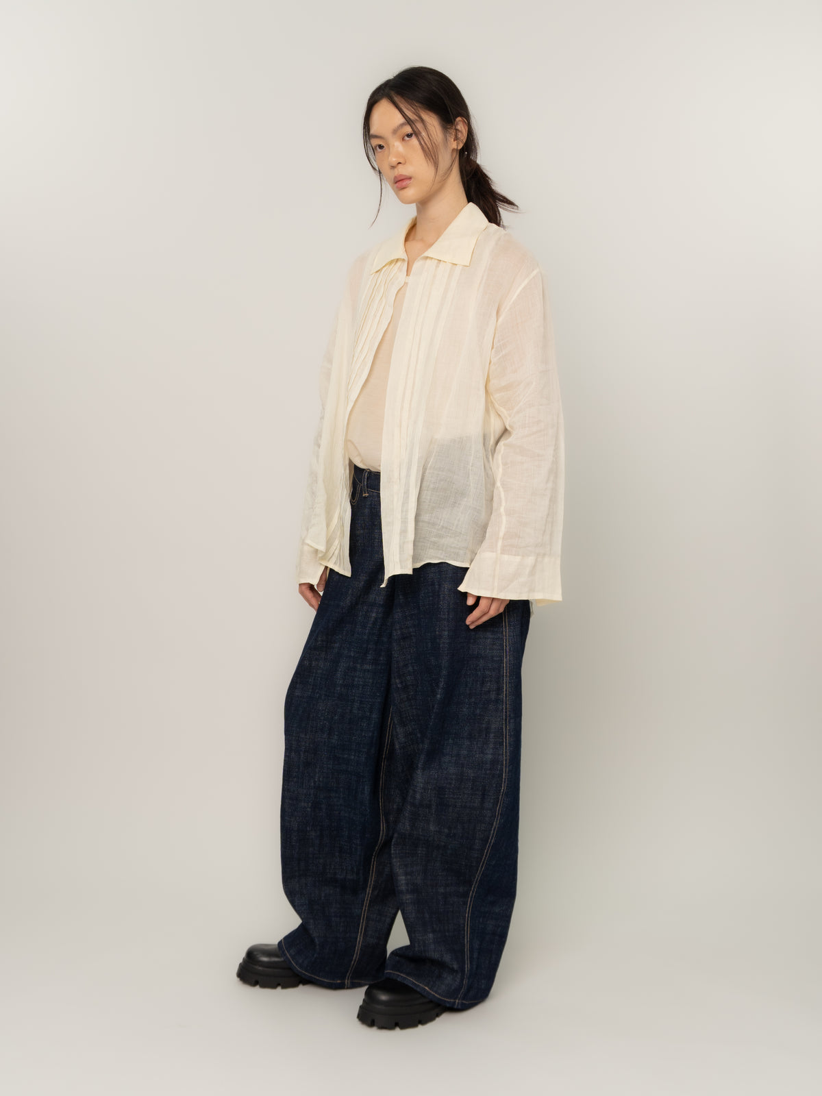 SHEER PINCHED SHIRT (BONE)