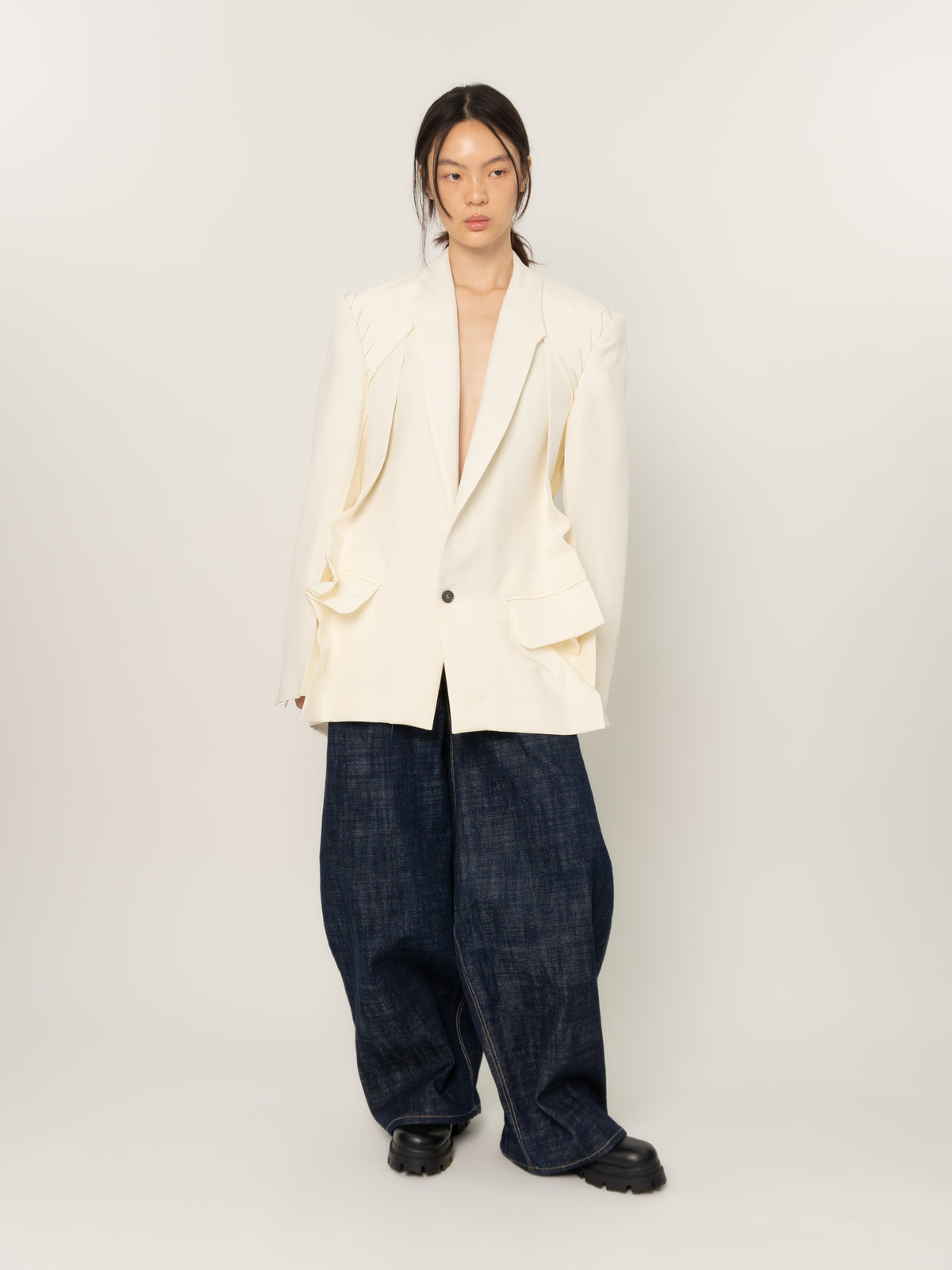 PINCHED BLAZER (BONE)