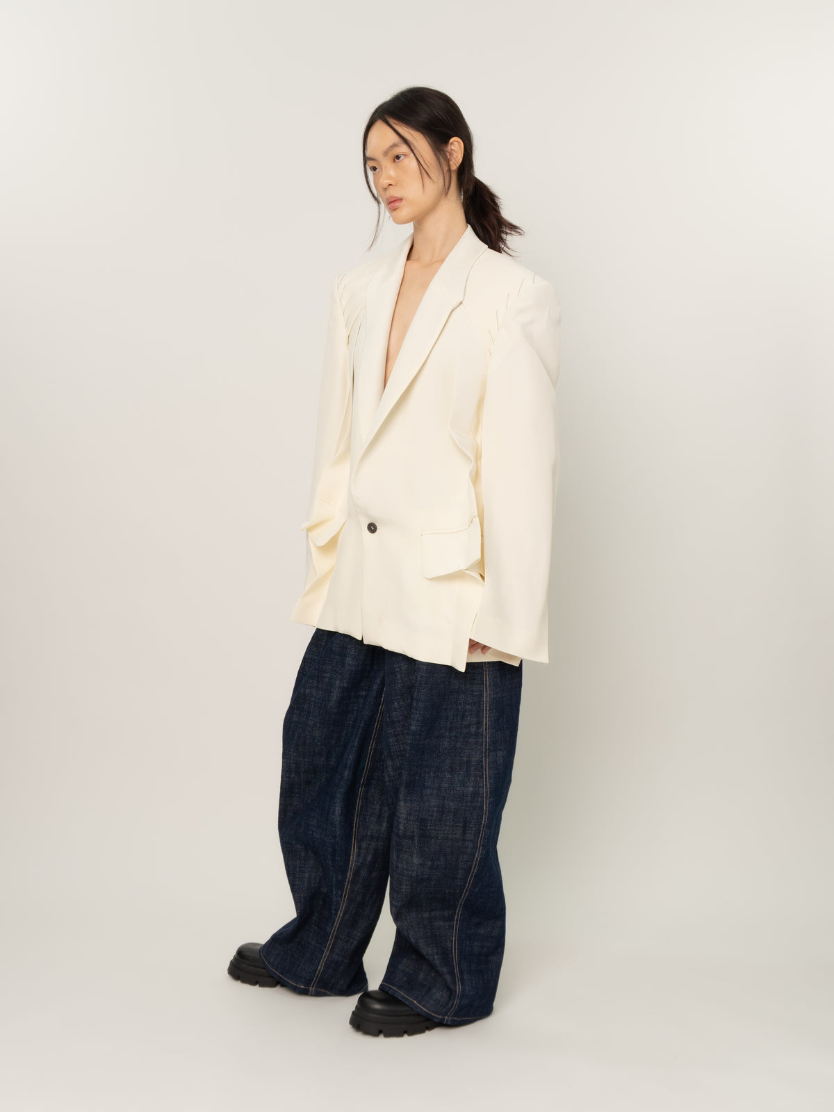 PINCHED BLAZER (BONE)