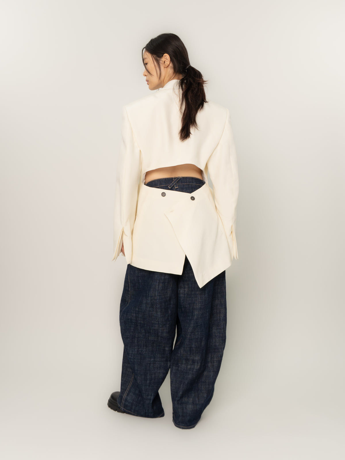 PINCHED BLAZER (BONE)