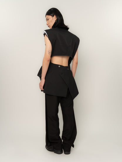 SLEEVELESS PINCHED BLAZER