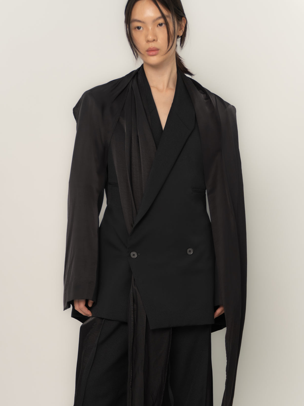 HUNCHED DRAPE BLAZER WITH TRAIN