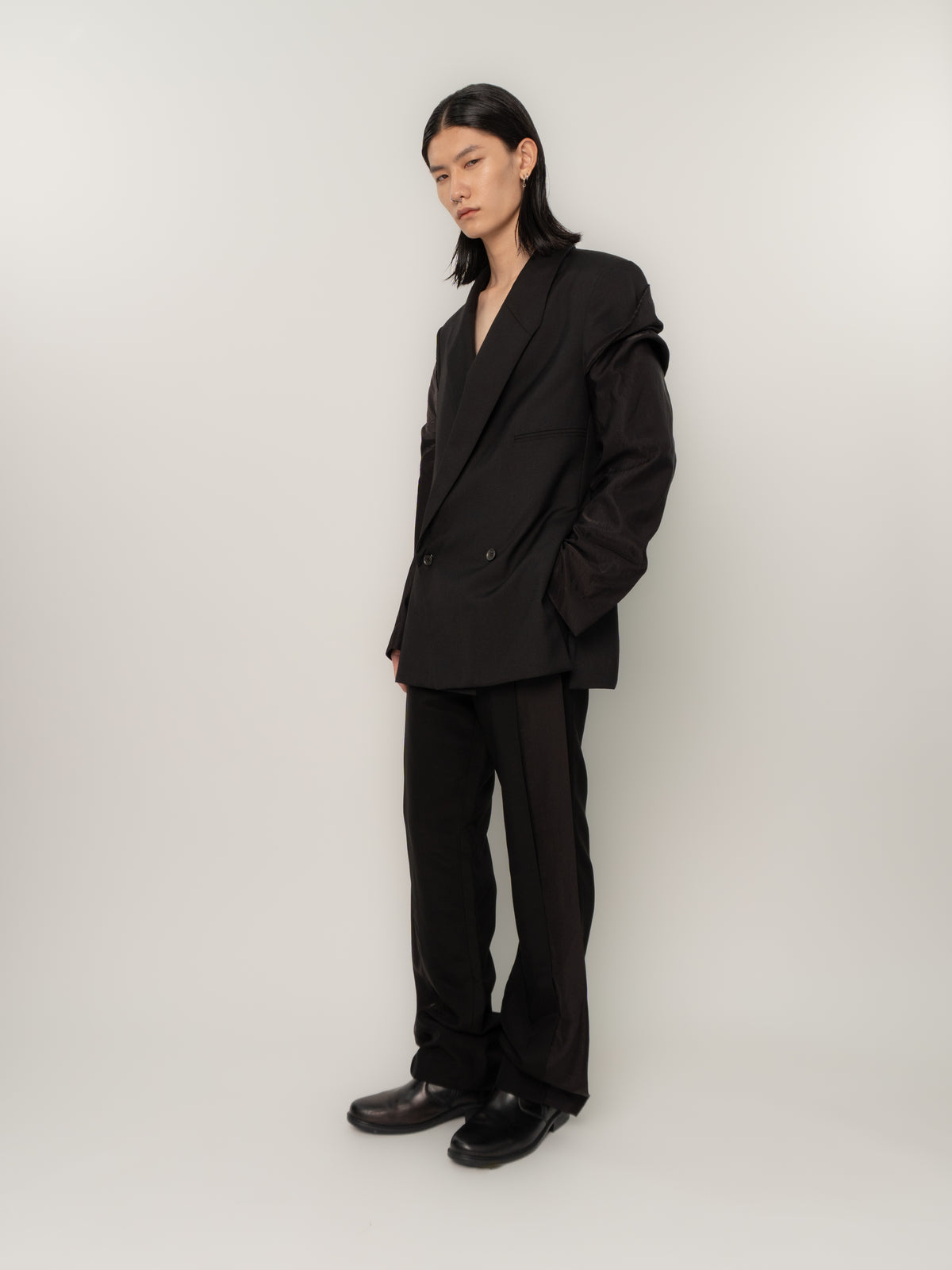 HUNCHED DRAPE DOUBLE BREASTED BLAZER (BLACK)
