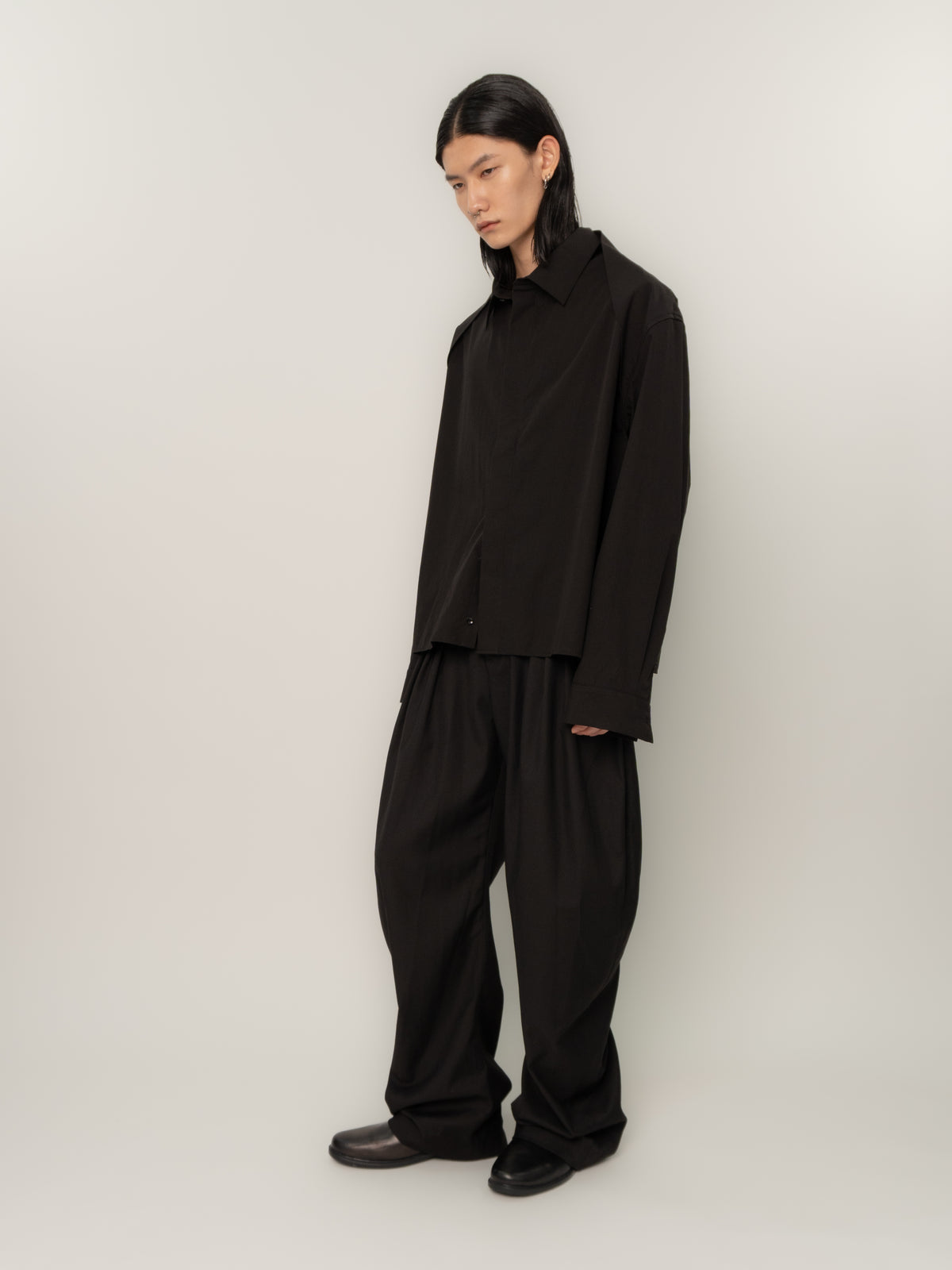HUNCHED SHIRT (BLACK)