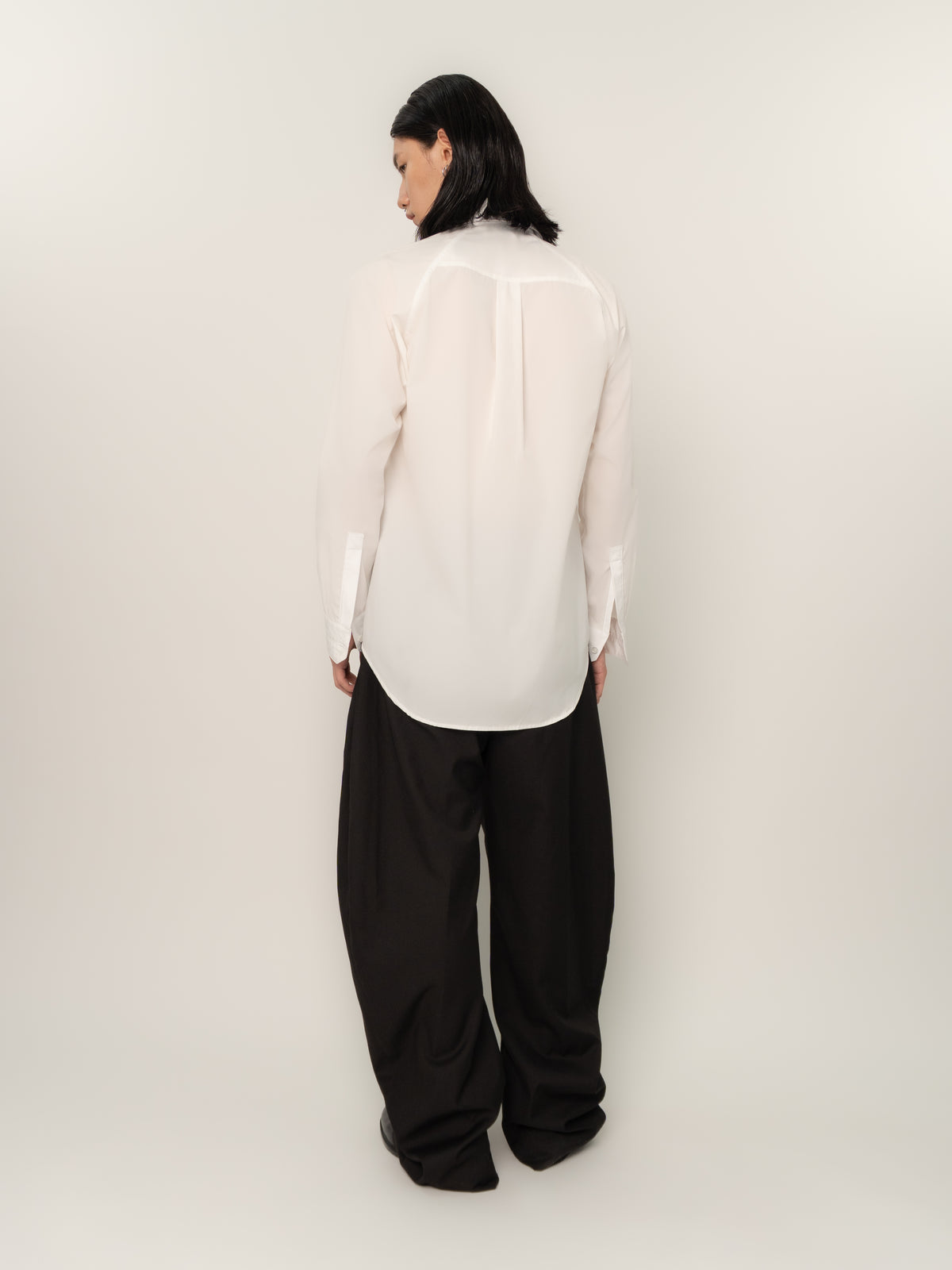 BUTTON DOWN RAGLAN SHIRT (WHITE)