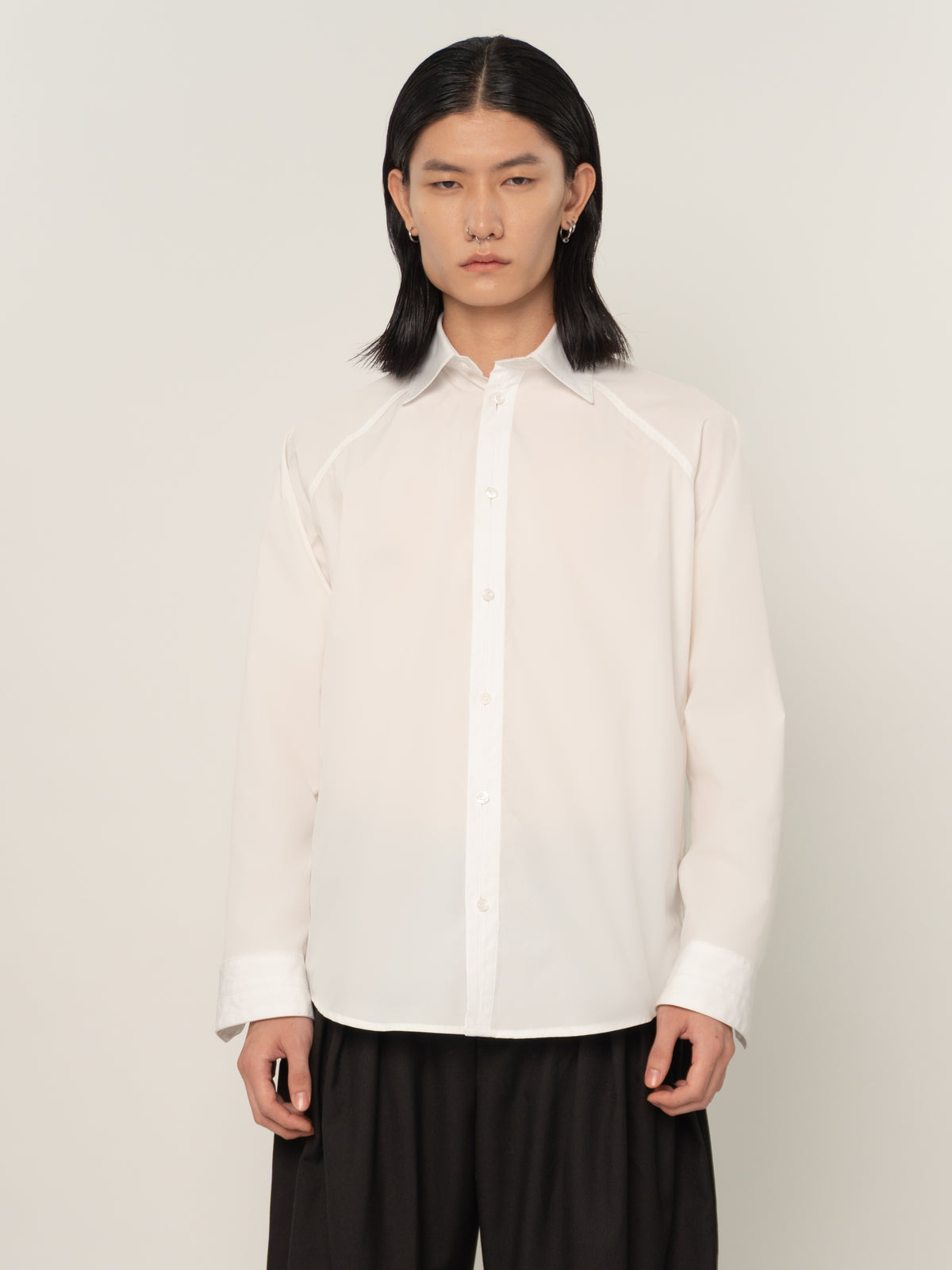 BUTTON DOWN RAGLAN SHIRT (WHITE)