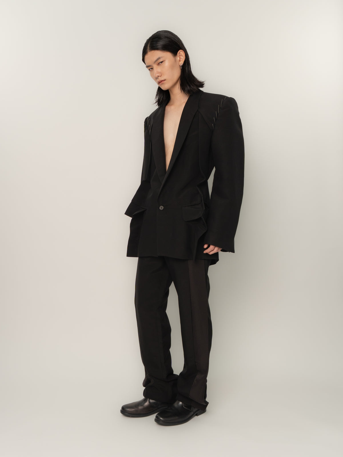 PINCHED BLAZER (BLACK)