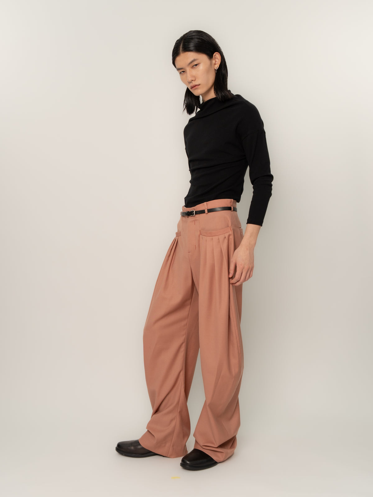PLEATED POCKET TAILORED TROUSERS (PINK)